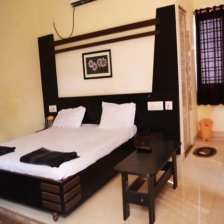 Hotel Taj Palace Bhubaneswar Exterior photo
